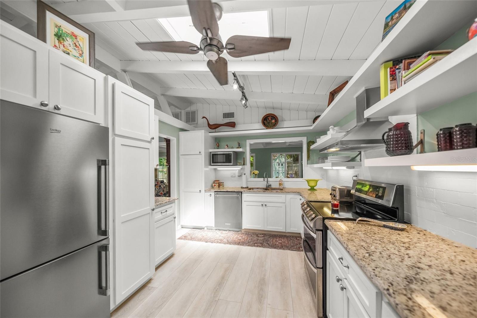 SHORELAND WOODS - Residential