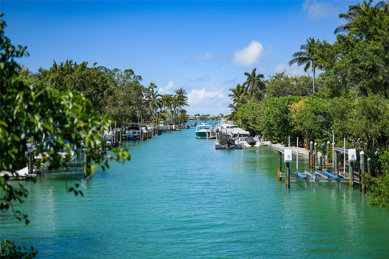 SHORELAND WOODS - Residential