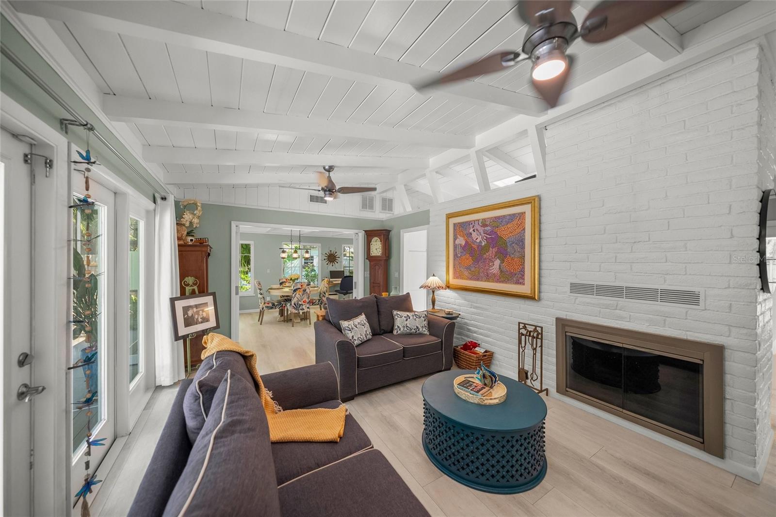 SHORELAND WOODS - Residential