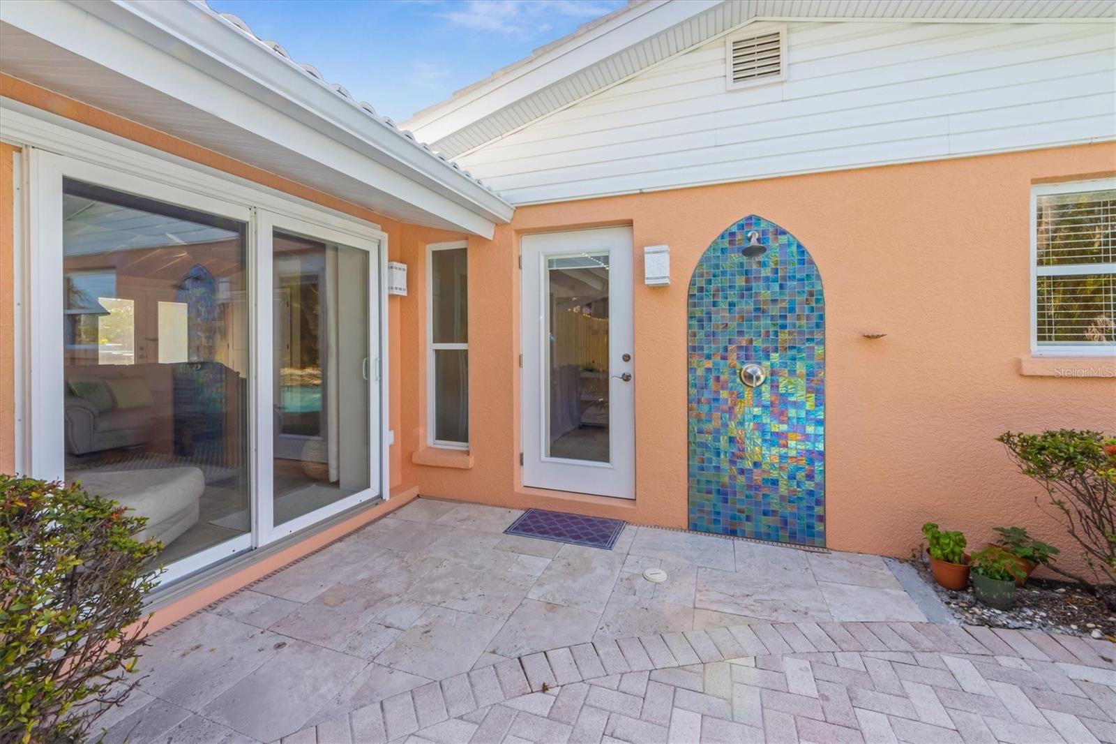 6806 PALM DRIVE