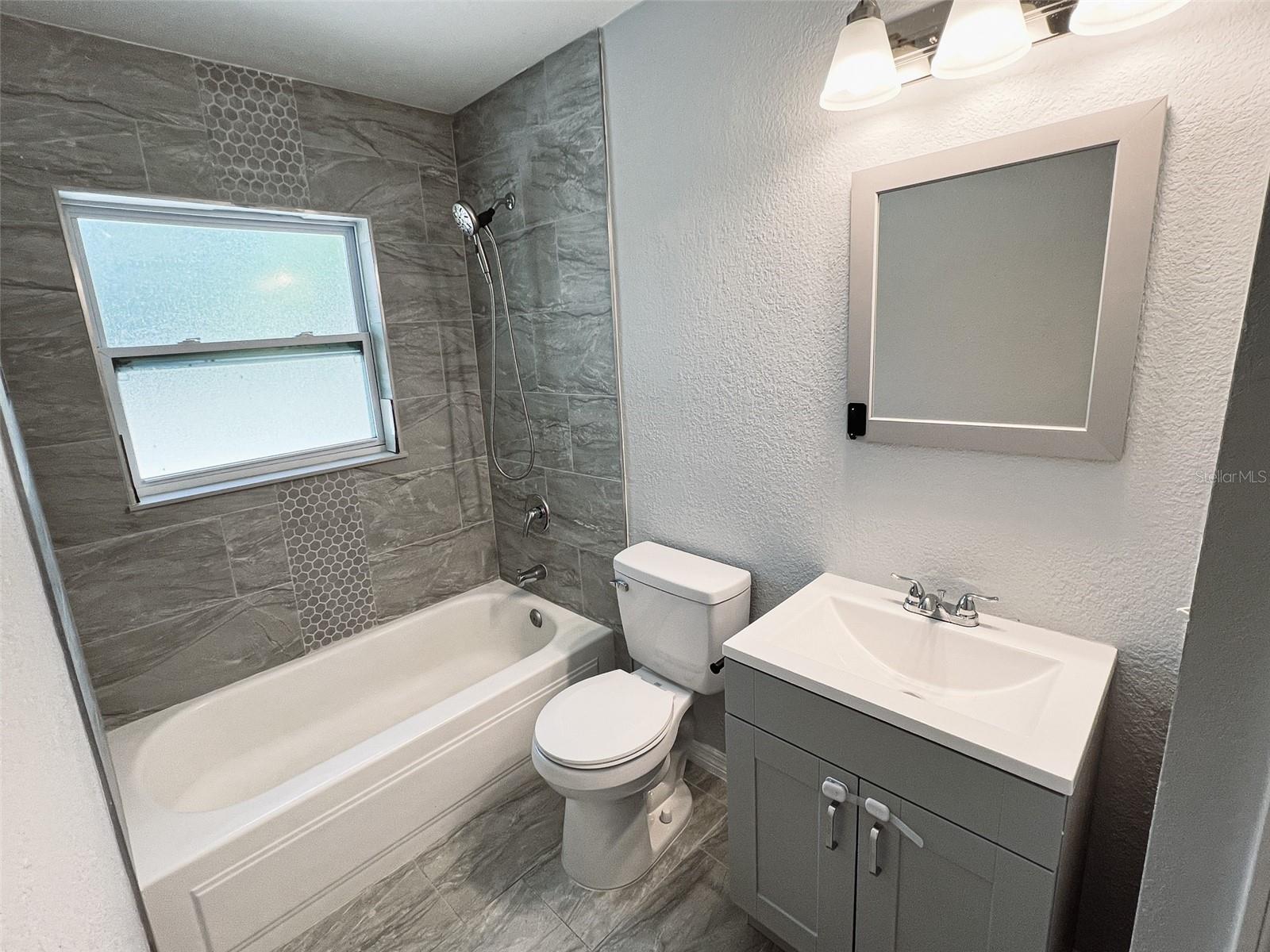 AMENDED OF CRYSTAL LAKE SHORES - Residential Lease