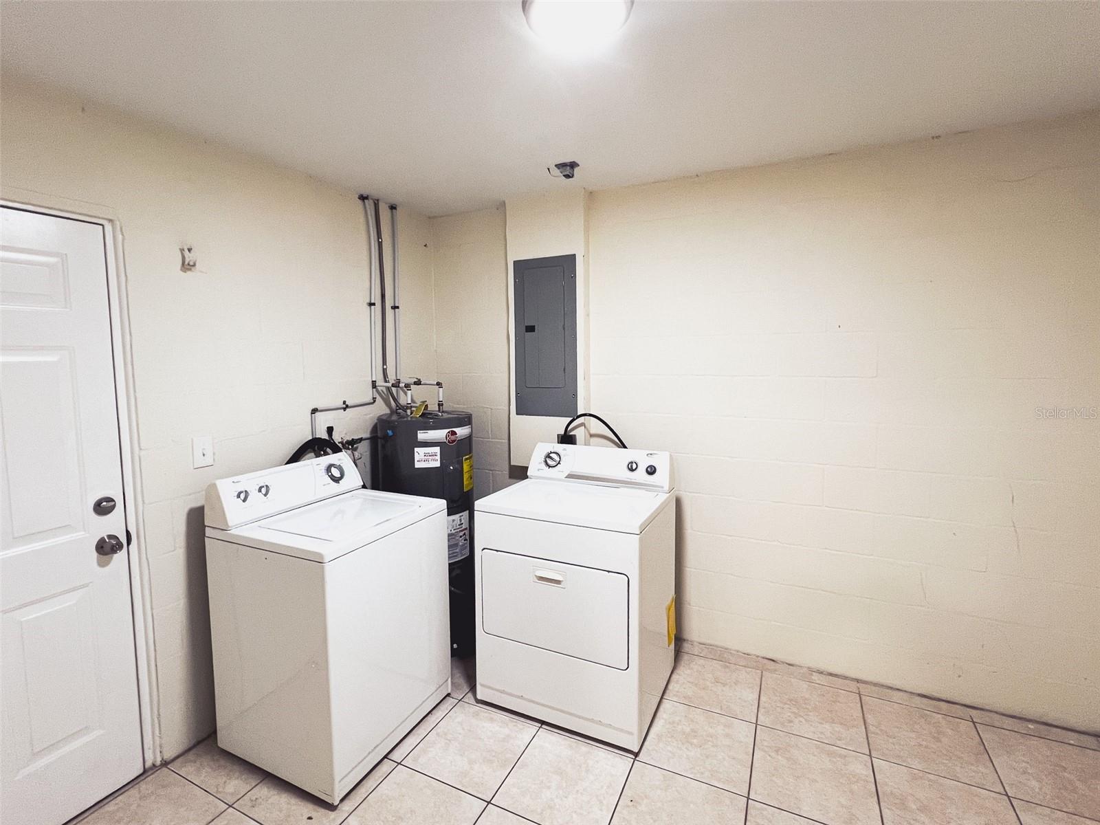 AMENDED OF CRYSTAL LAKE SHORES - Residential Lease