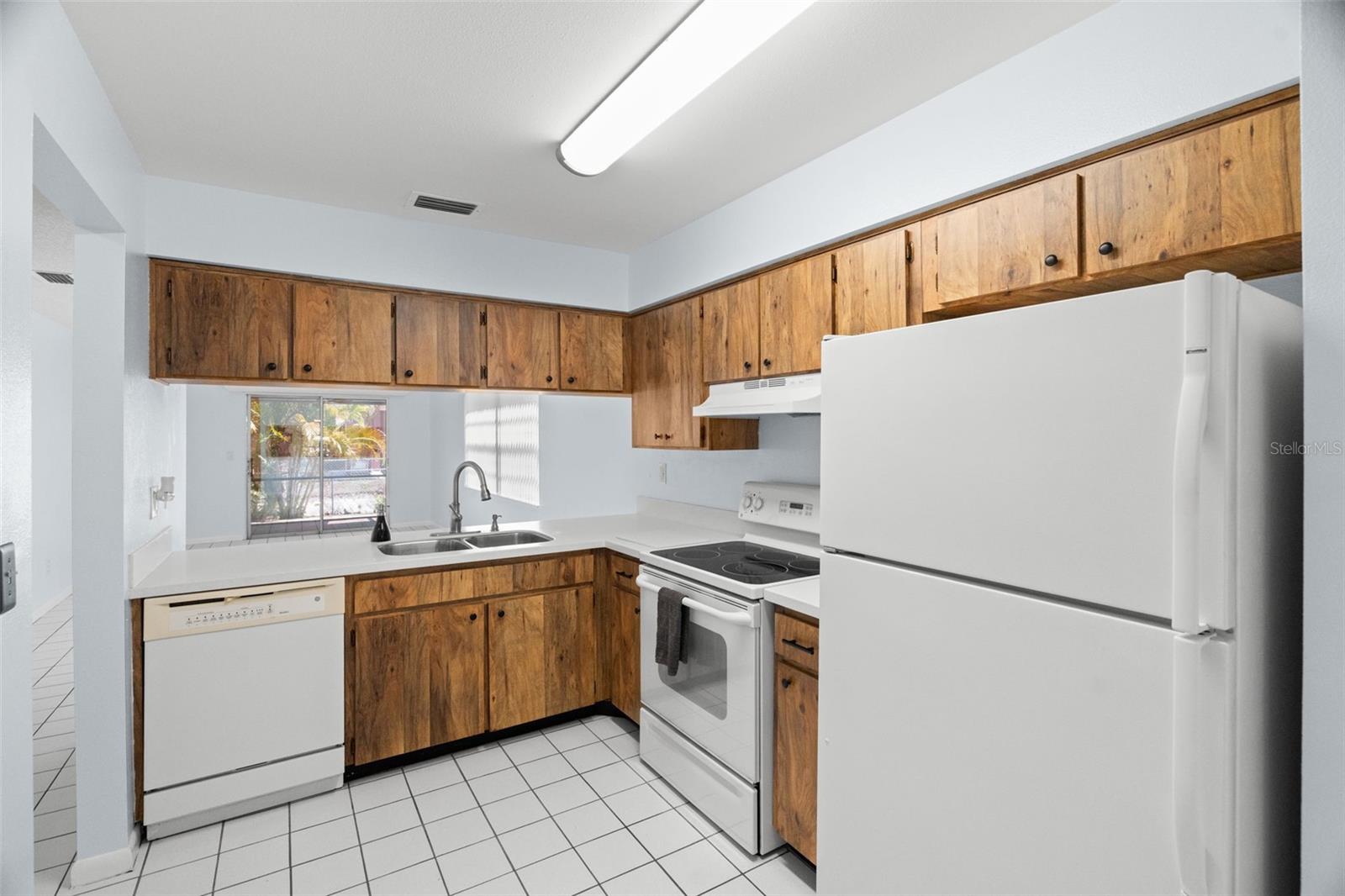 VILLAS OF BONNIE BAY - Residential