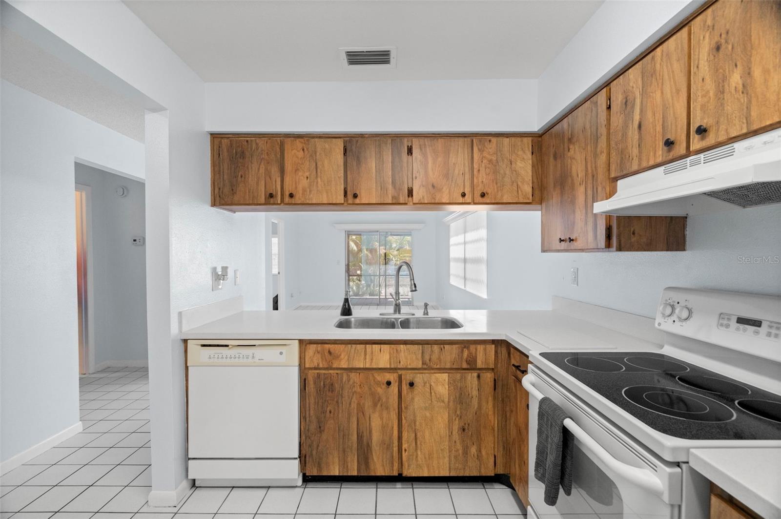 VILLAS OF BONNIE BAY - Residential