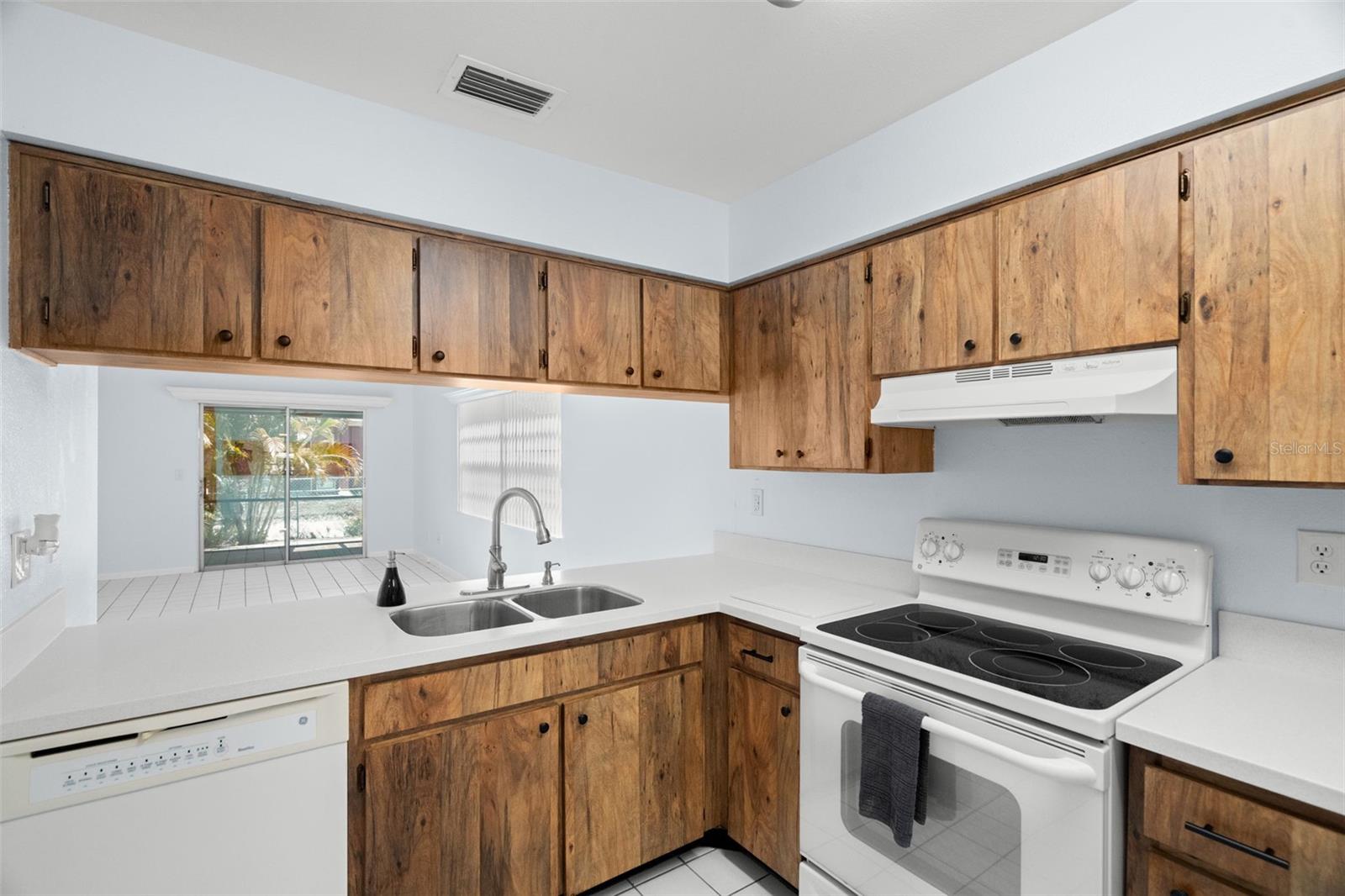 VILLAS OF BONNIE BAY - Residential