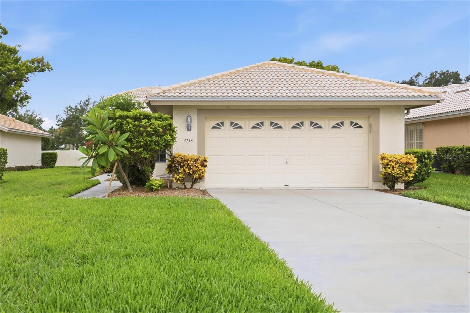 4738 DUNDEE DRIVE