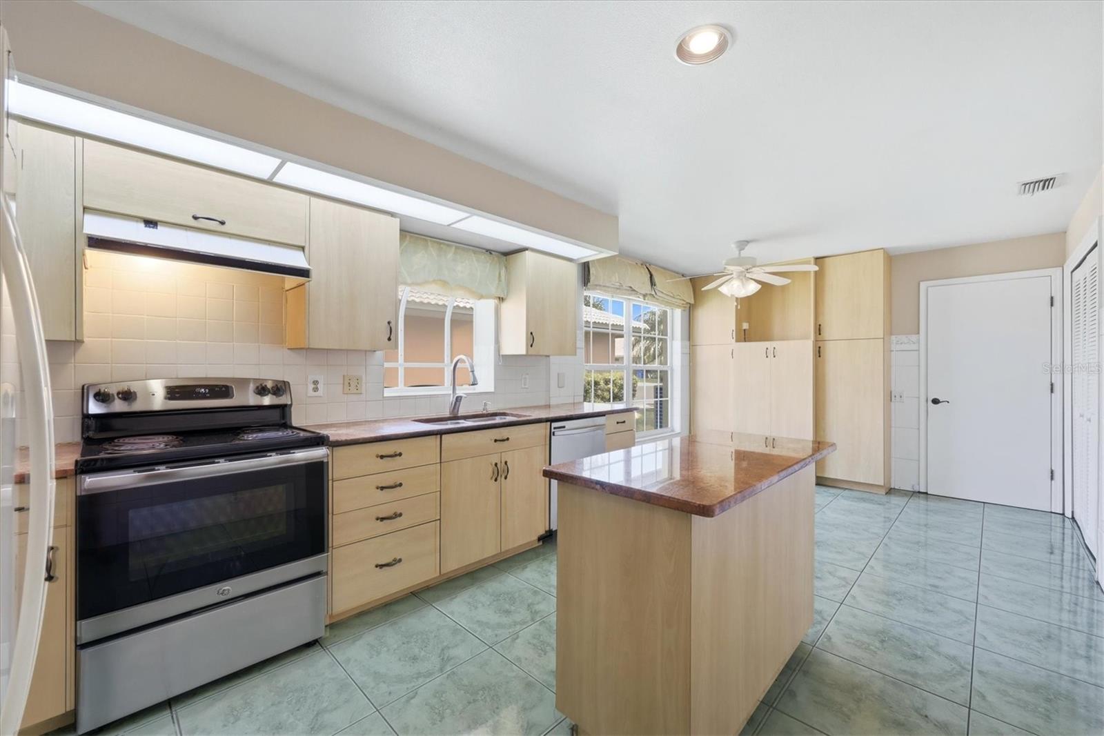 HIGHLAND LAKES - Residential