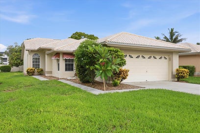 4738 DUNDEE DRIVE BRADENTON FL 34210