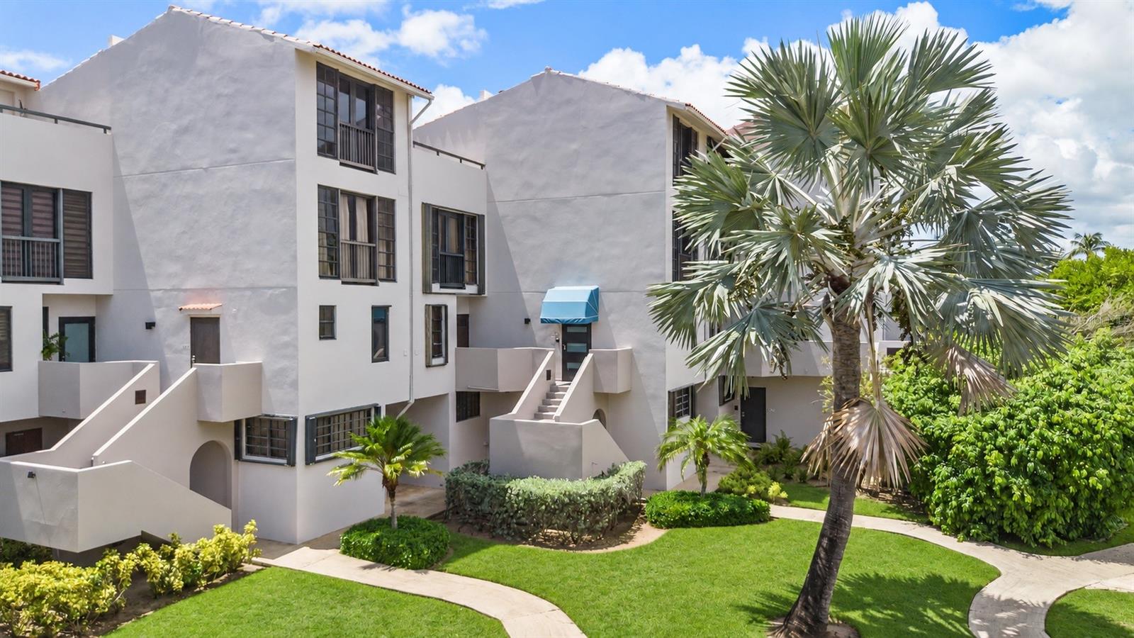 180 CANDELERO DRIVE 66