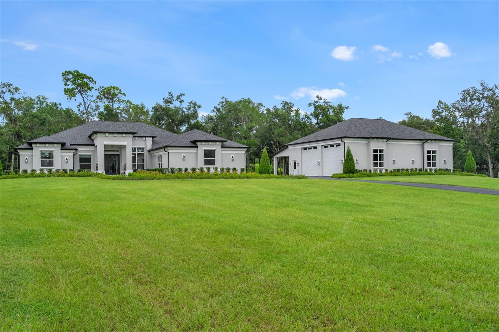 1825 W OAK VALLEY COURT