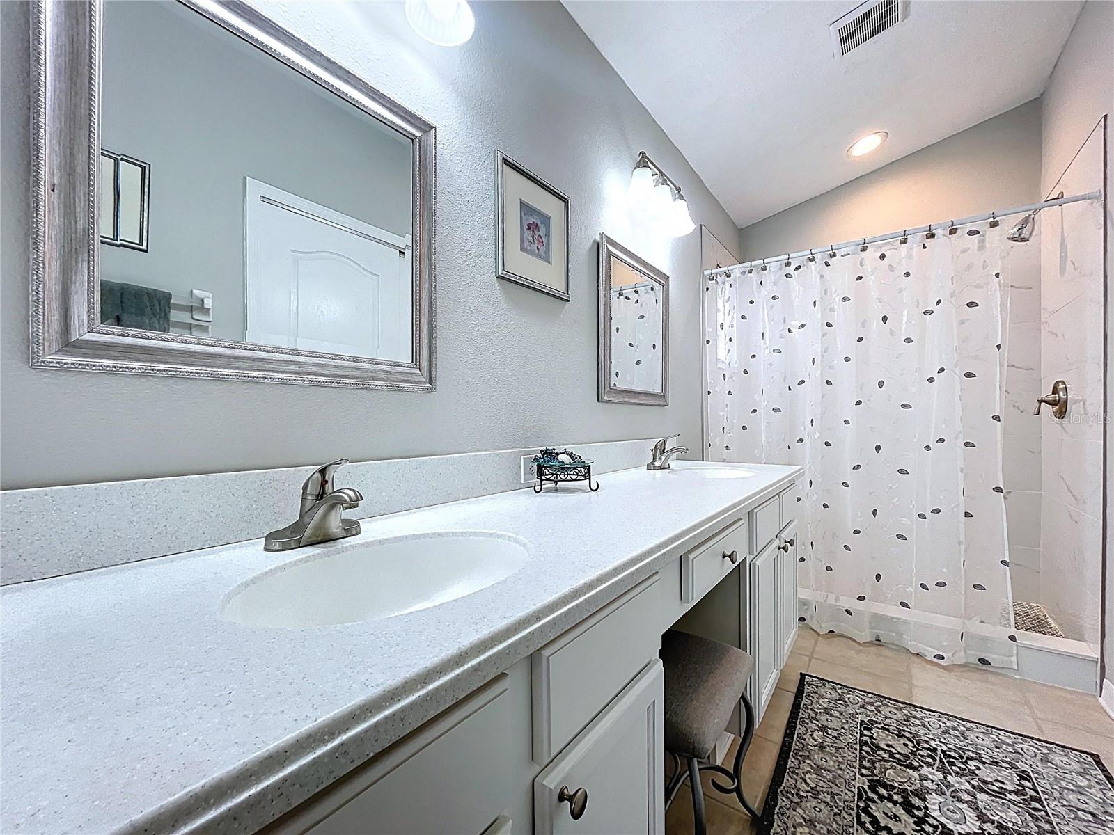 LEXINGTON OAKS PH1 - Residential