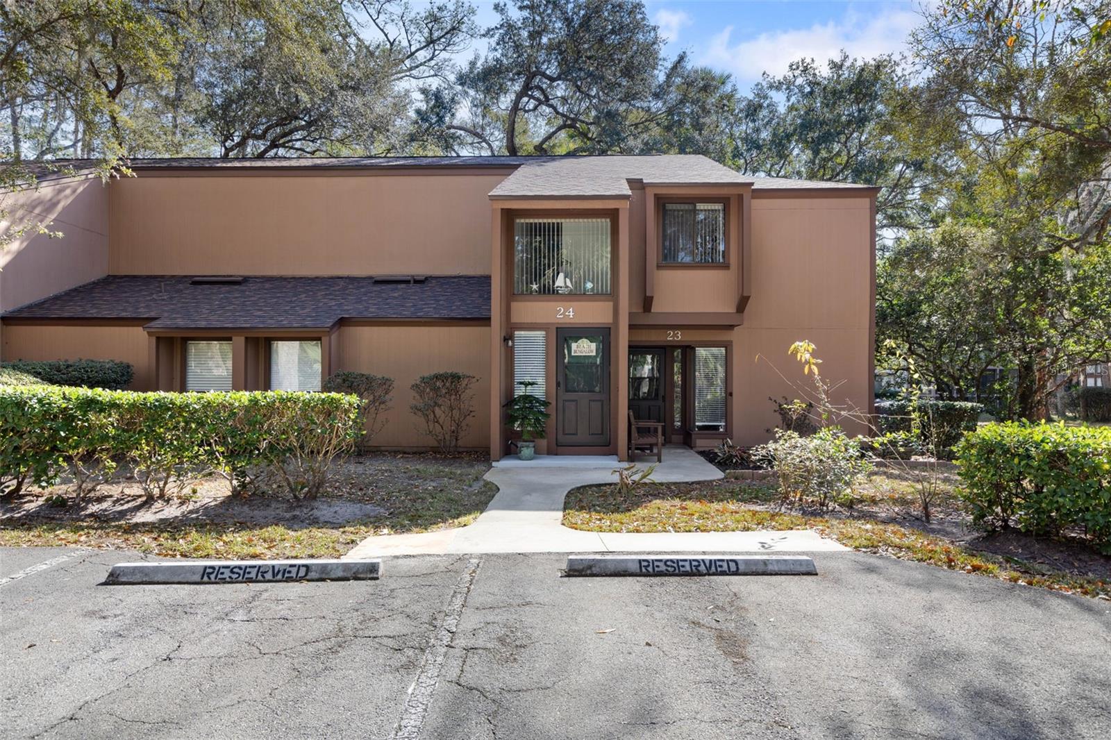 24 FAIRWAYS CIRCLE 24