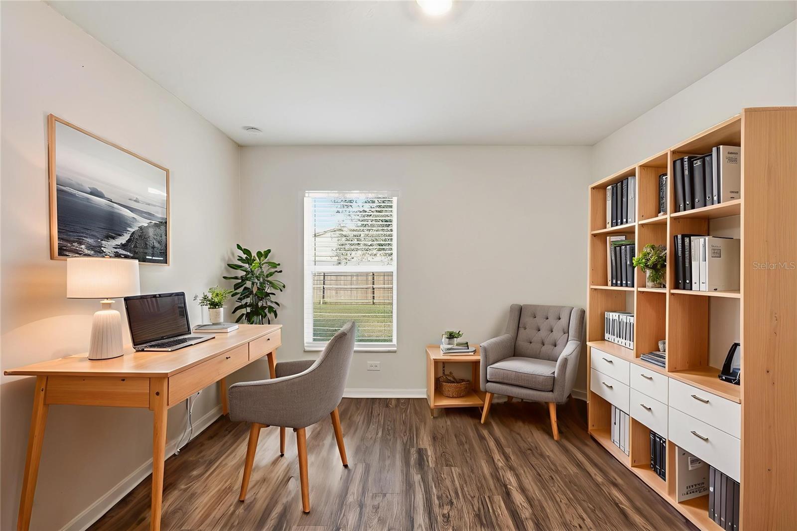 843 SE CARNIVAL AVENUE