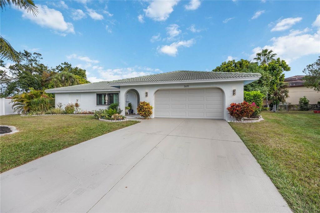 Photo of 3619 Pembrook Drive, Sarasota, FL 34239 (MLS # A4681591)