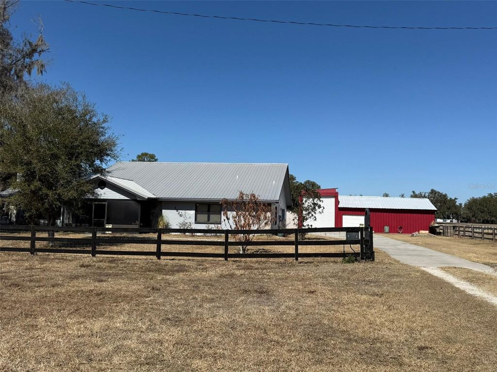 Photo of 1815 Ewell Road, Lakeland, FL 33811 (MLS # TB8475065)