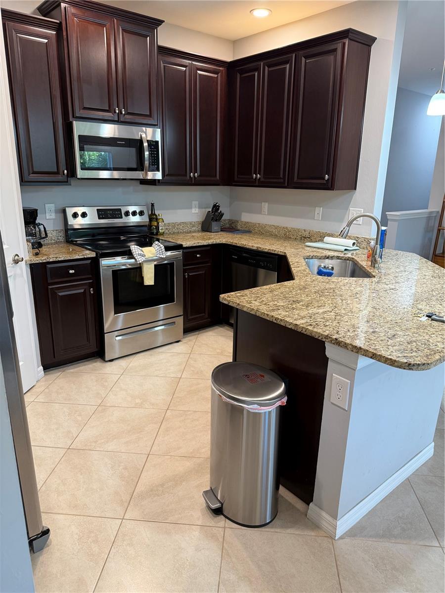 BAY STREET VILLAGE - Residential Lease