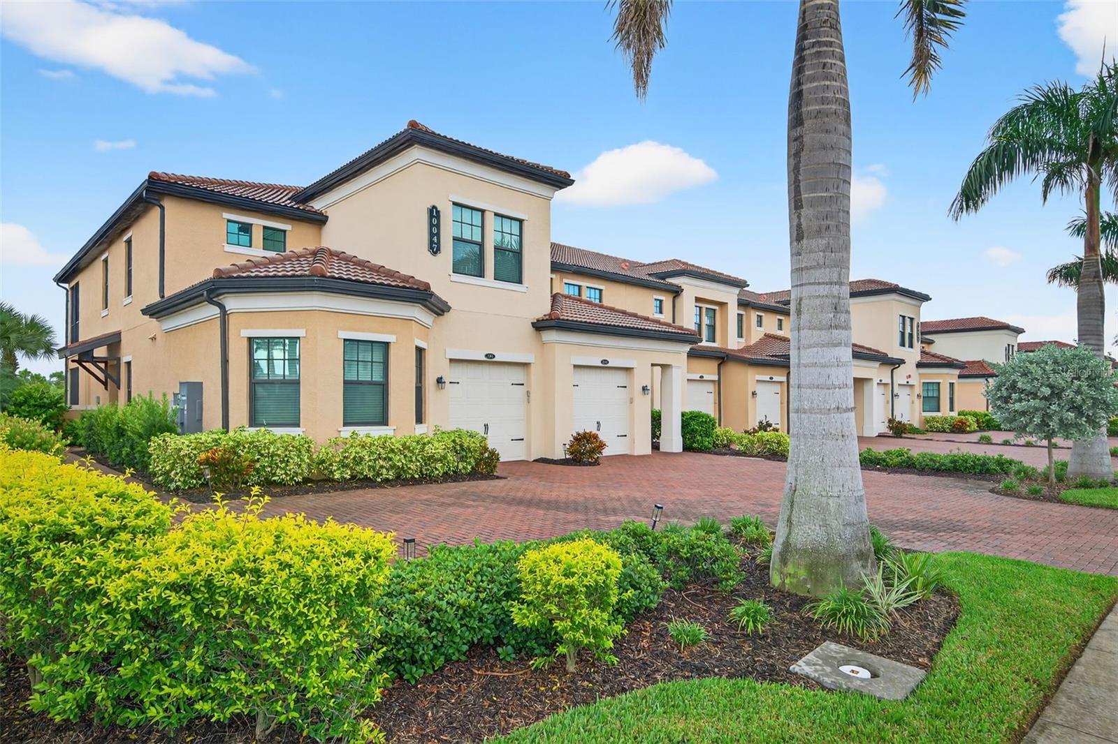 10047 CROOKED CREEK DRIVE 201