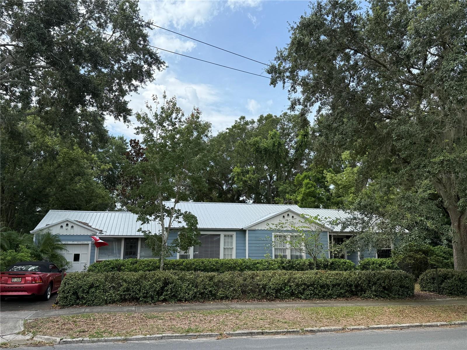 210 W 11TH AVENUE
