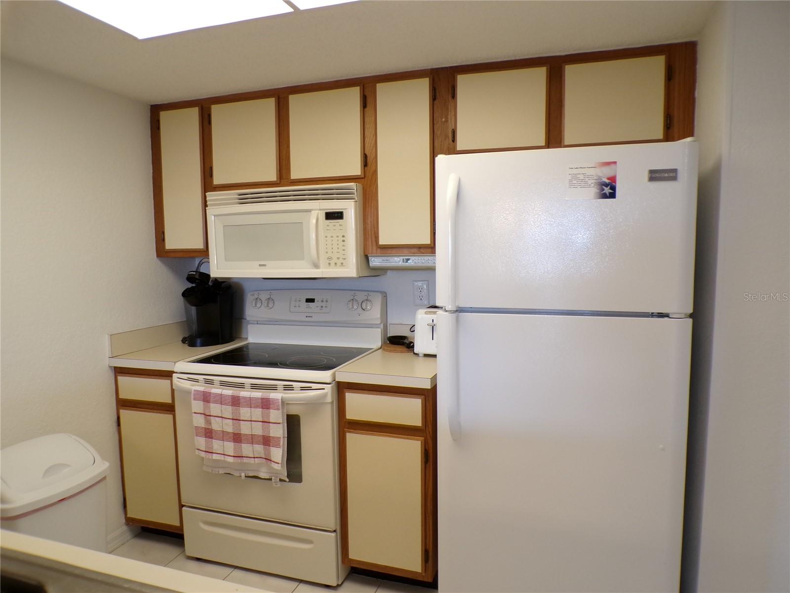 4016 OAKVIEW DRIVE J6