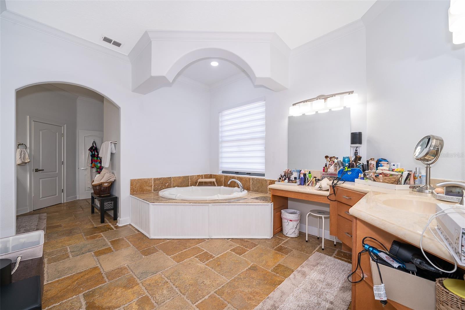 HARBOR ISLE - Residential