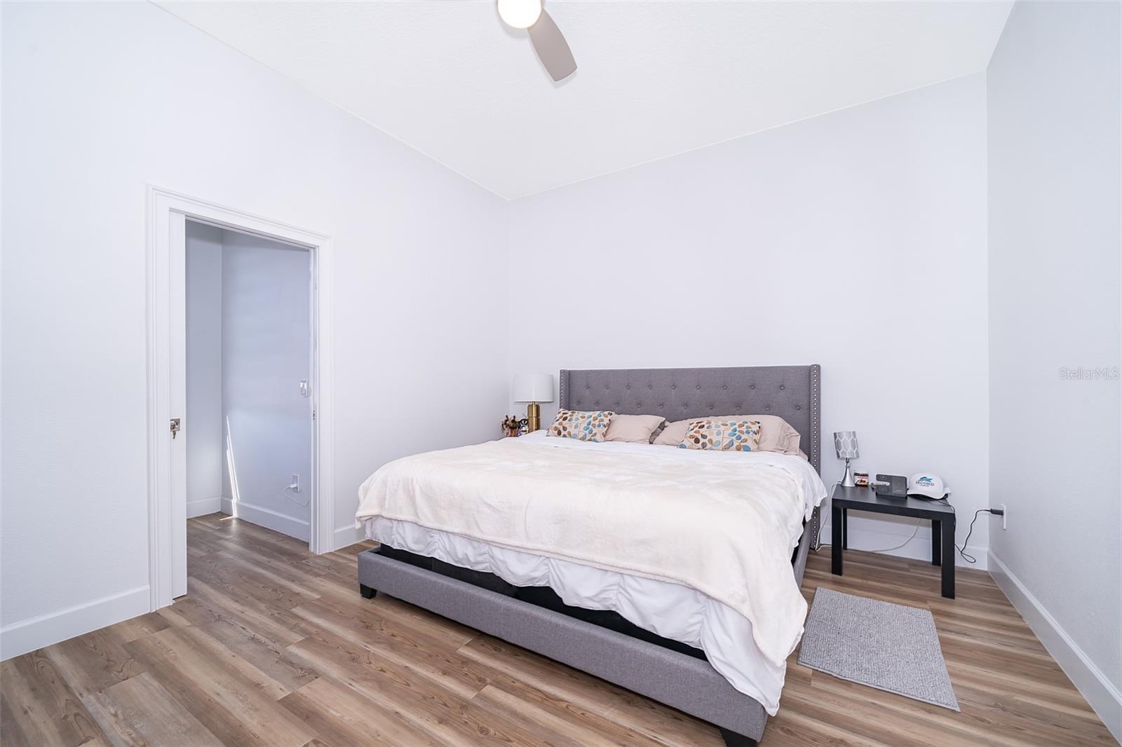 HARBOR ISLE - Residential