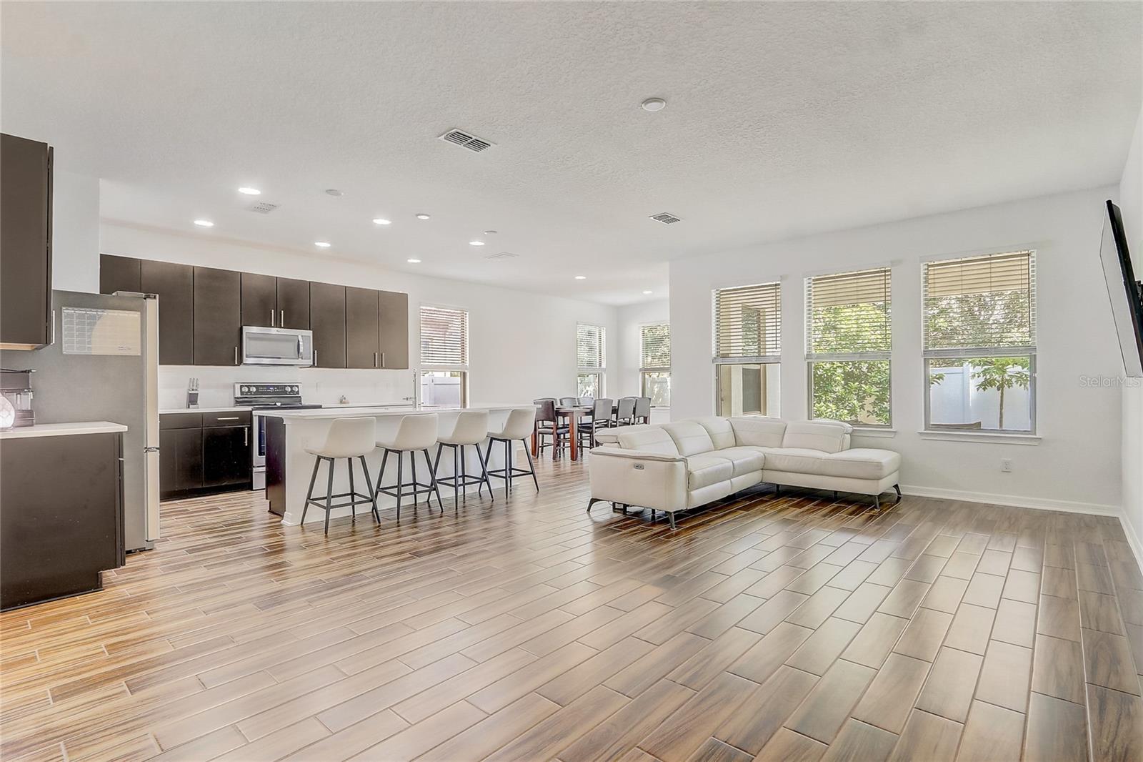 3067 PRINCEWOOD DRIVE