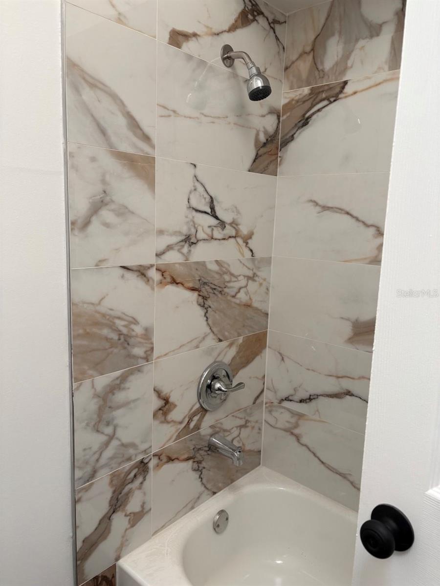 HIGHLAND COURT MANOR - Residential