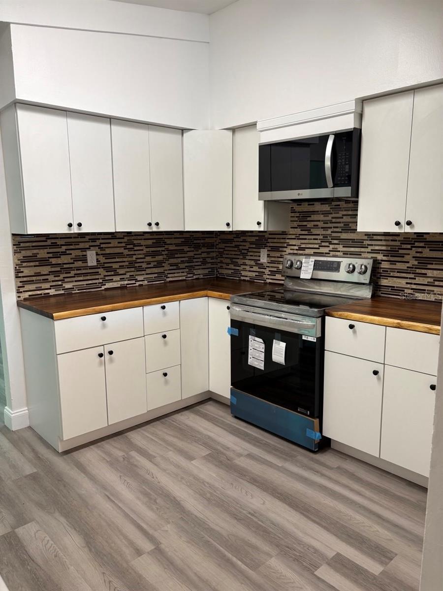 HIGHLAND COURT MANOR - Residential