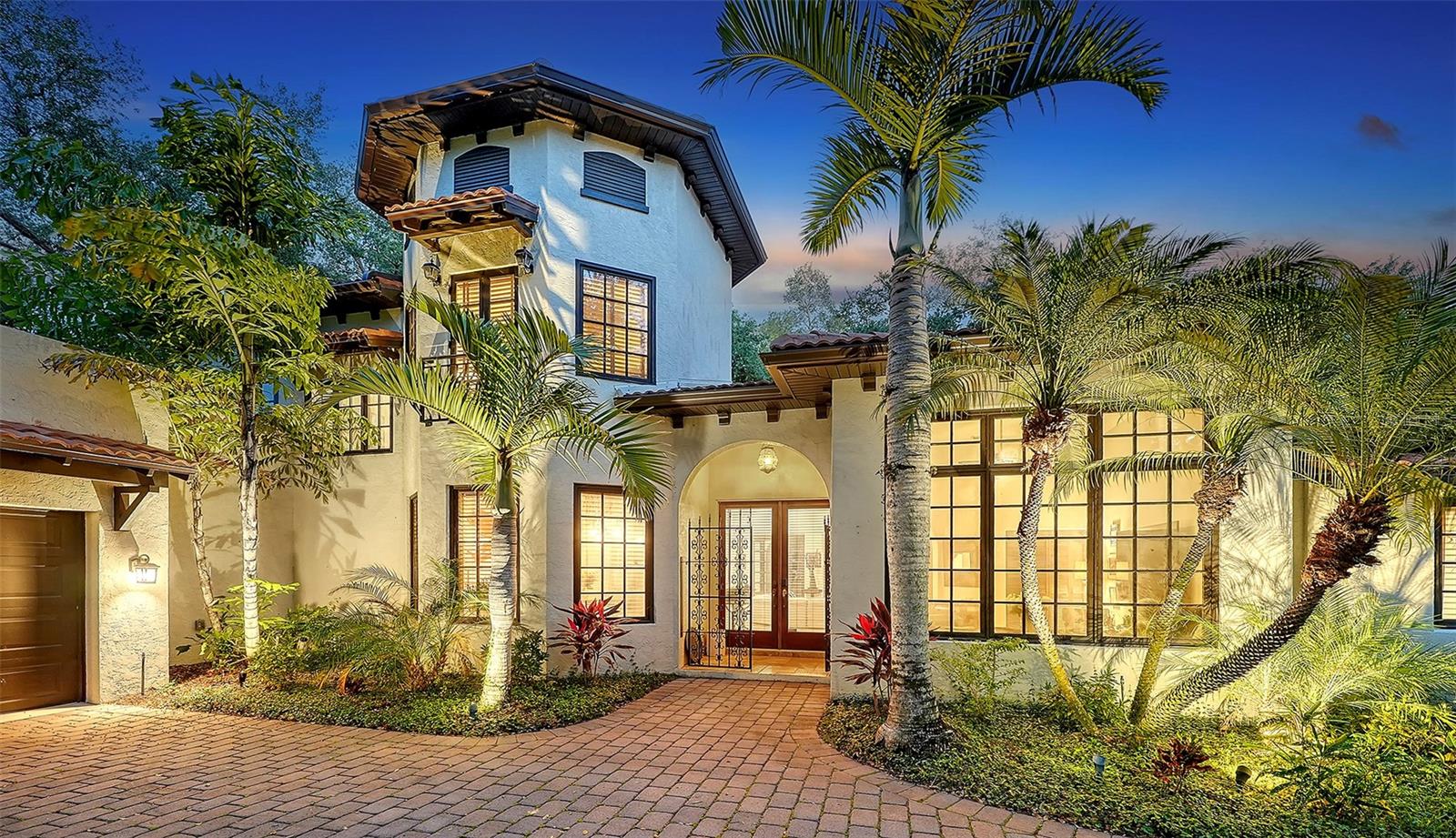 OLD OAKS - Residential