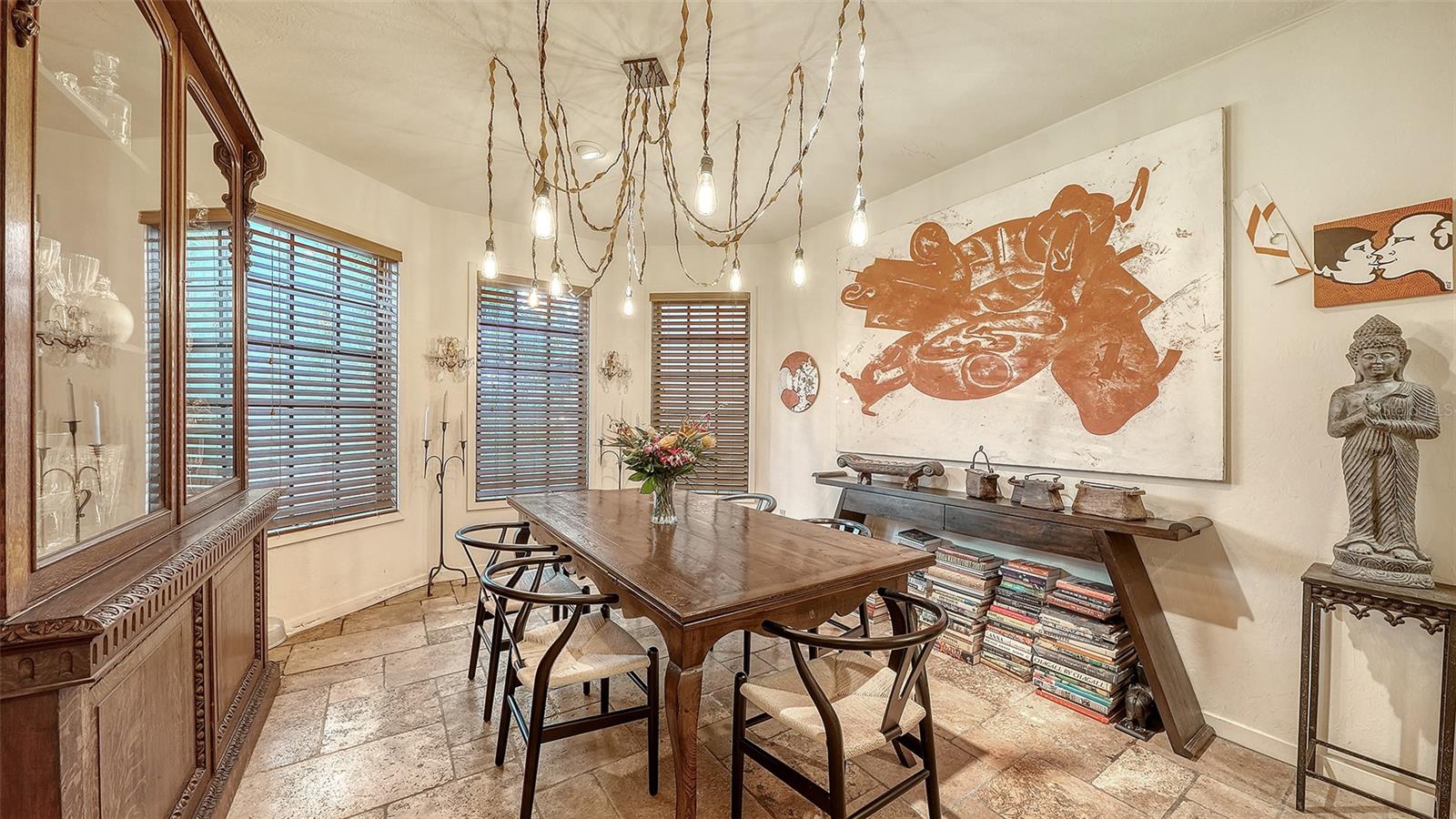 OLD OAKS - Residential