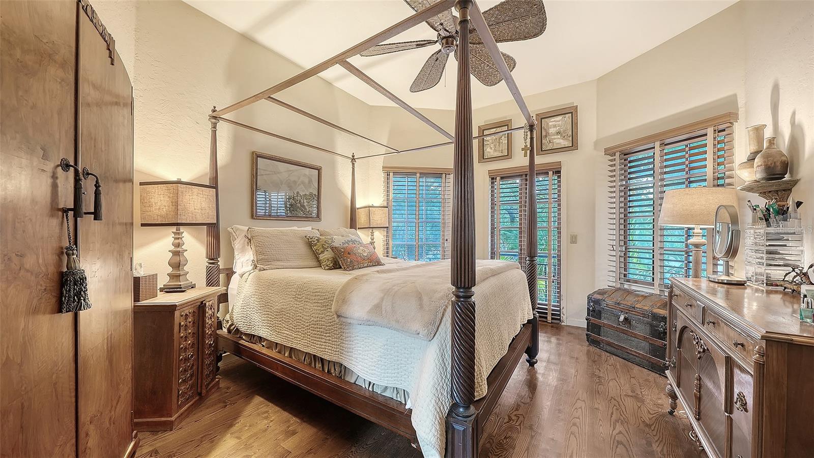 OLD OAKS - Residential