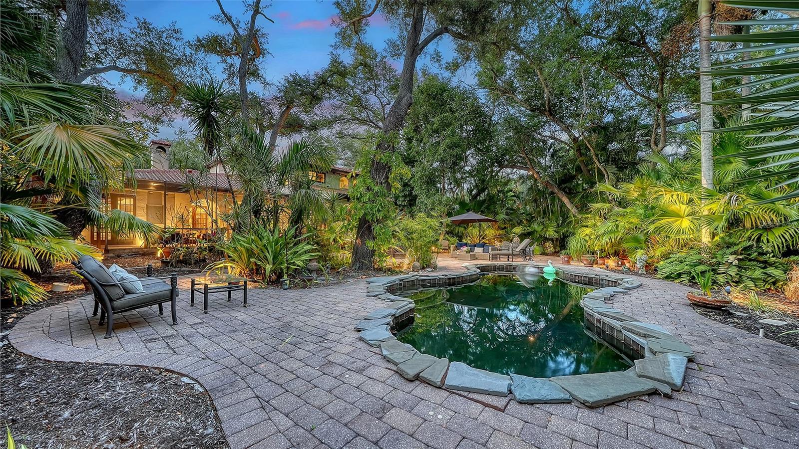 OLD OAKS - Residential