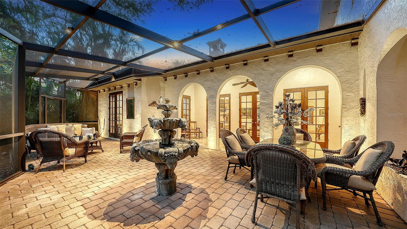 OLD OAKS - Residential