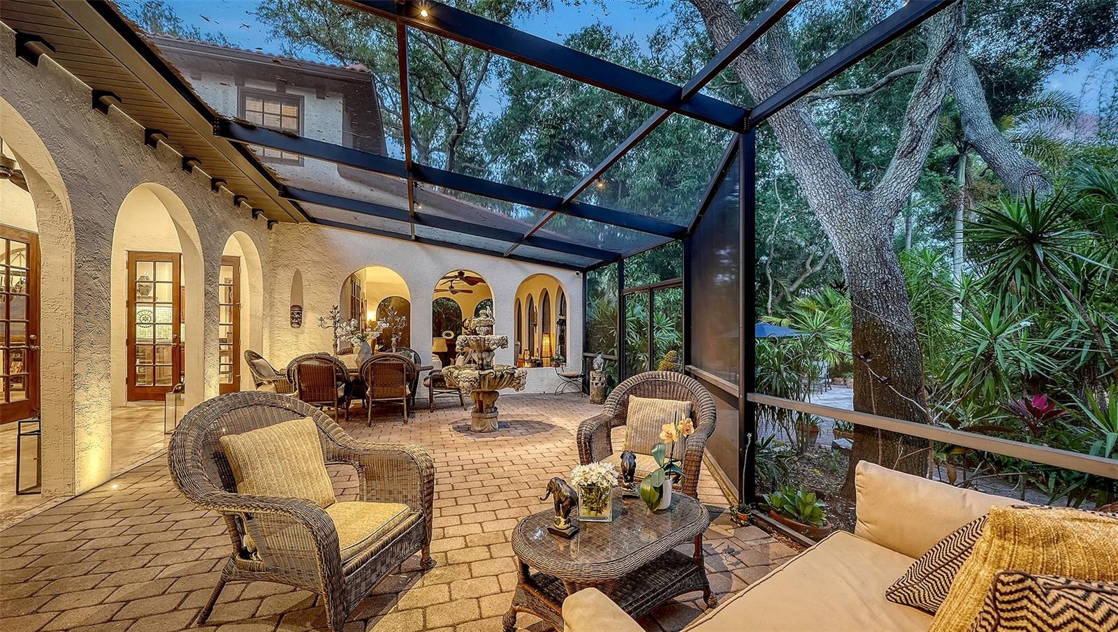 OLD OAKS - Residential