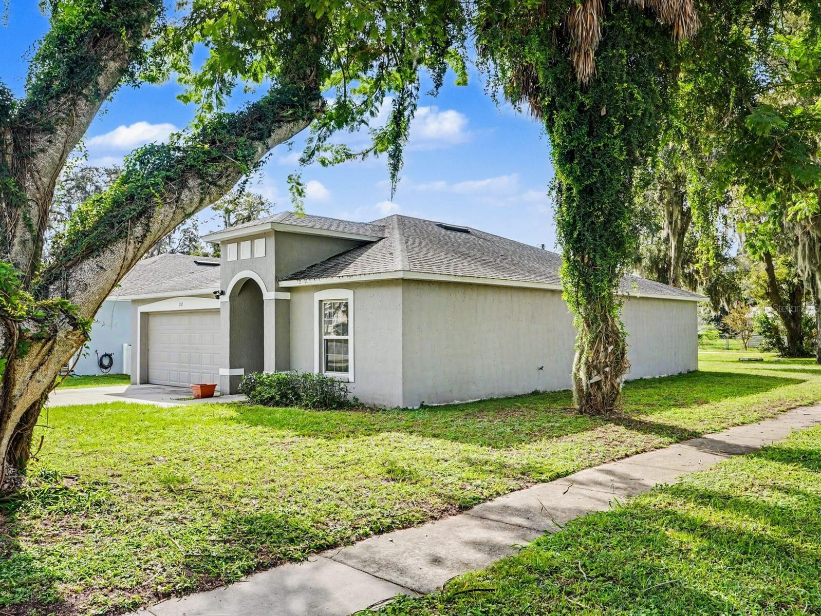 203 MAPLE STREET EAST