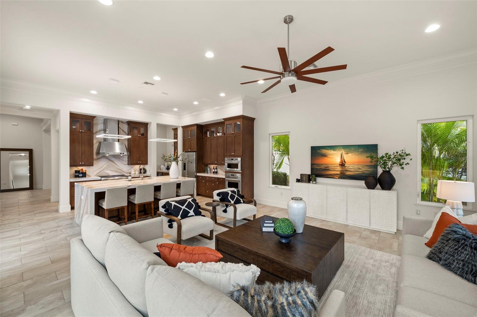 FOUNDERS CLUB - Residential