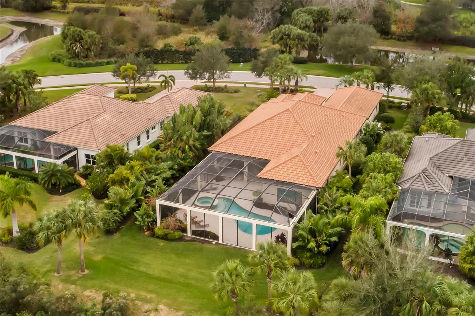 FOUNDERS CLUB - Residential