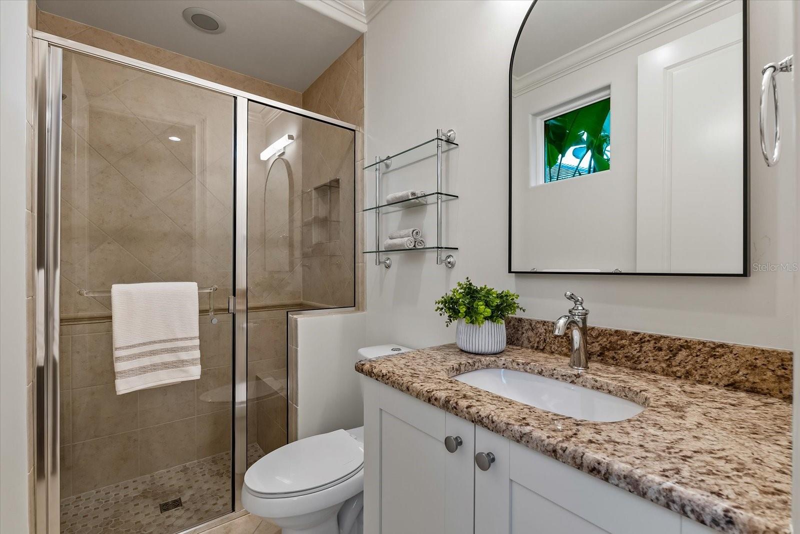 FOUNDERS CLUB - Residential