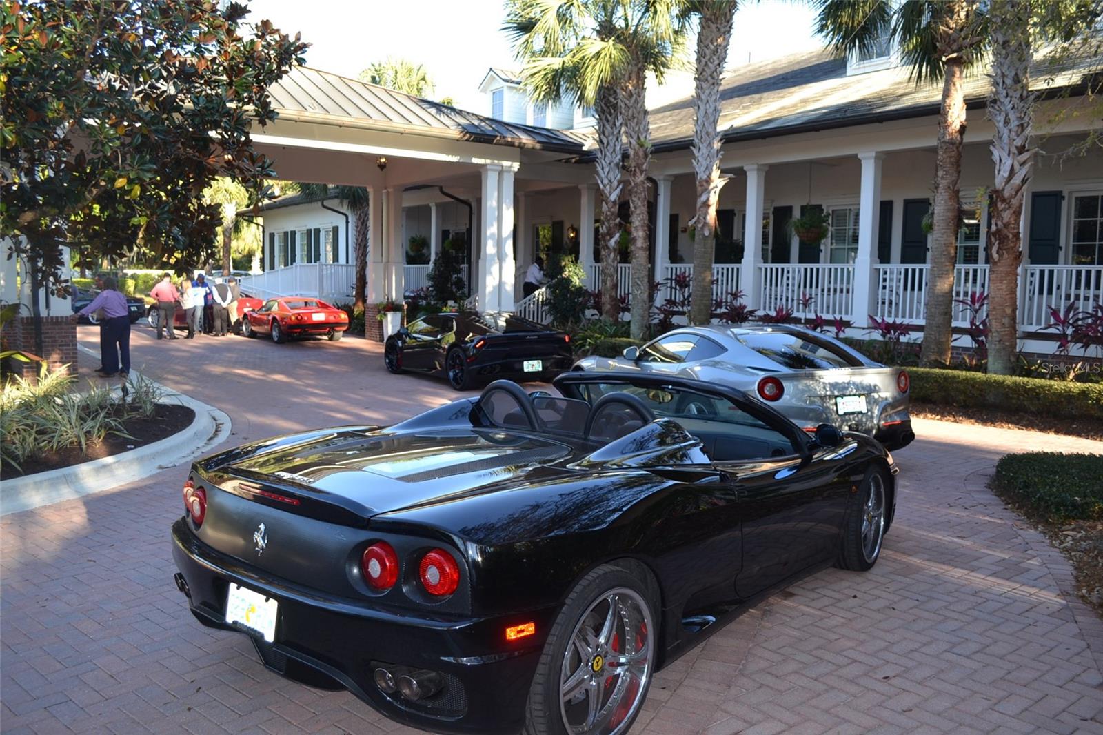 FOUNDERS CLUB - Residential