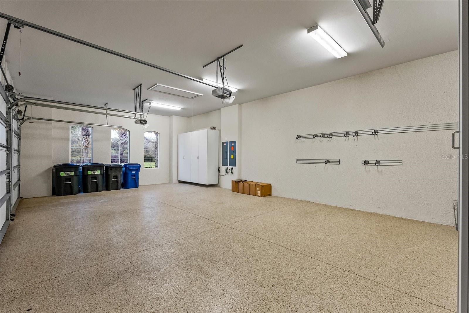 FOUNDERS CLUB - Residential