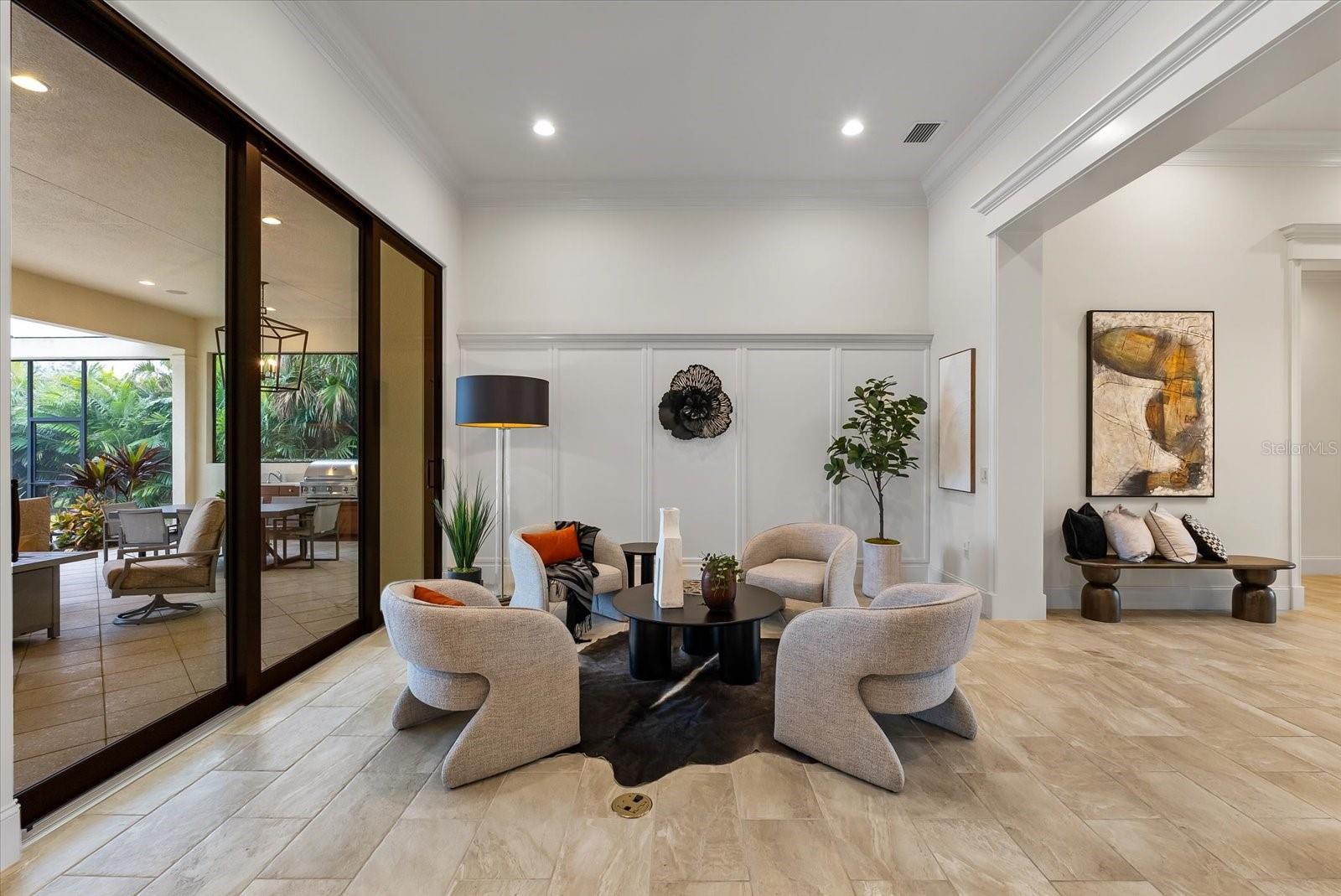 FOUNDERS CLUB - Residential