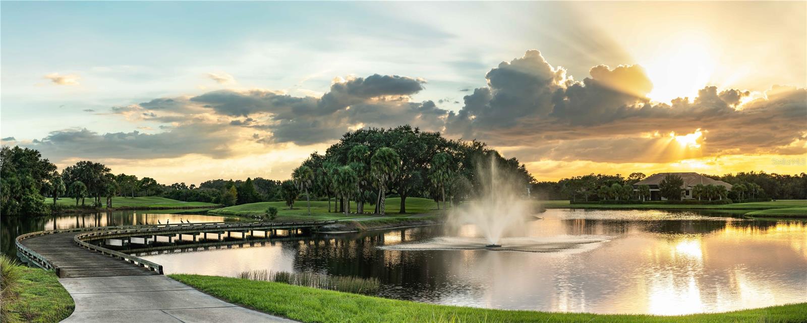 FOUNDERS CLUB - Residential