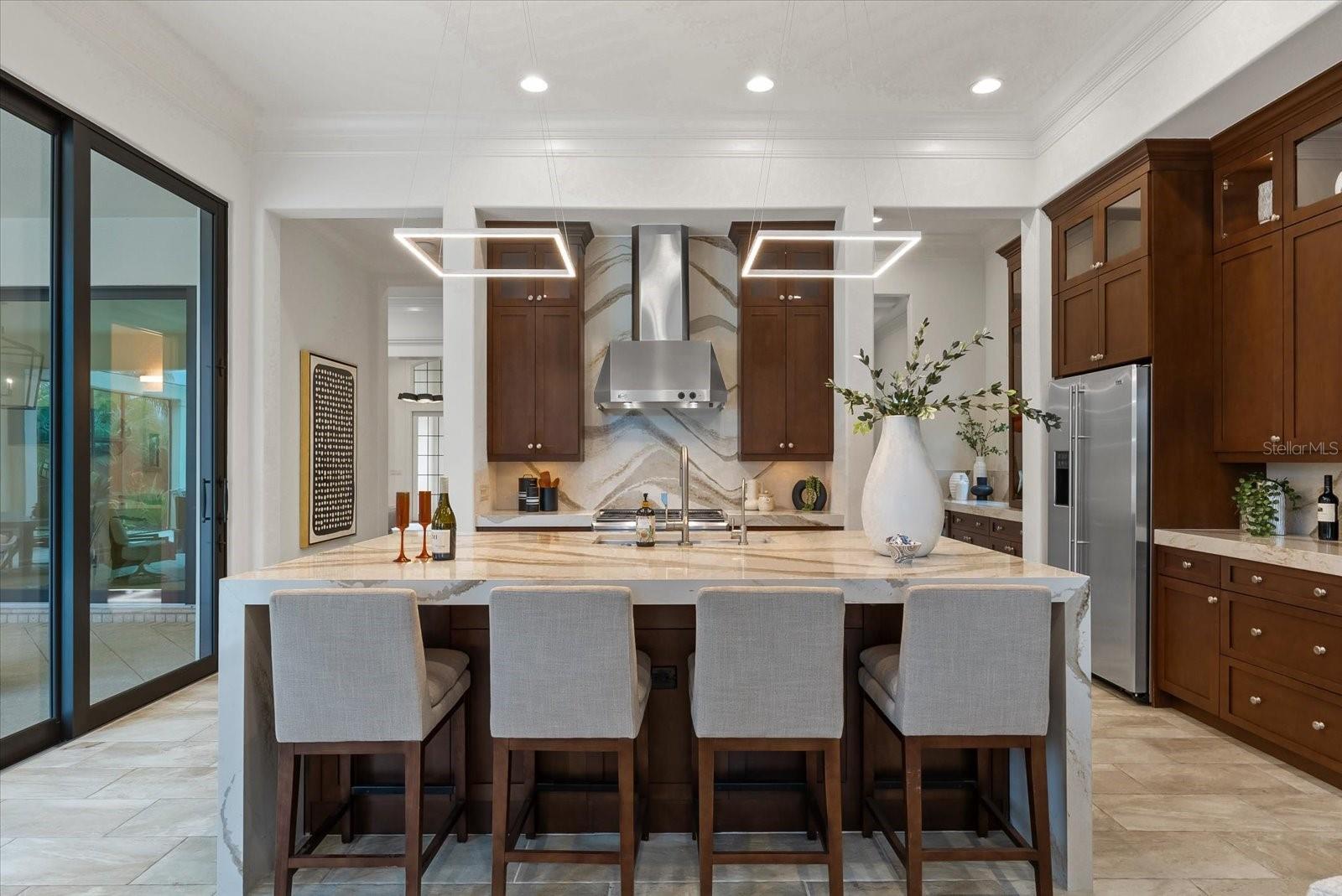 FOUNDERS CLUB - Residential