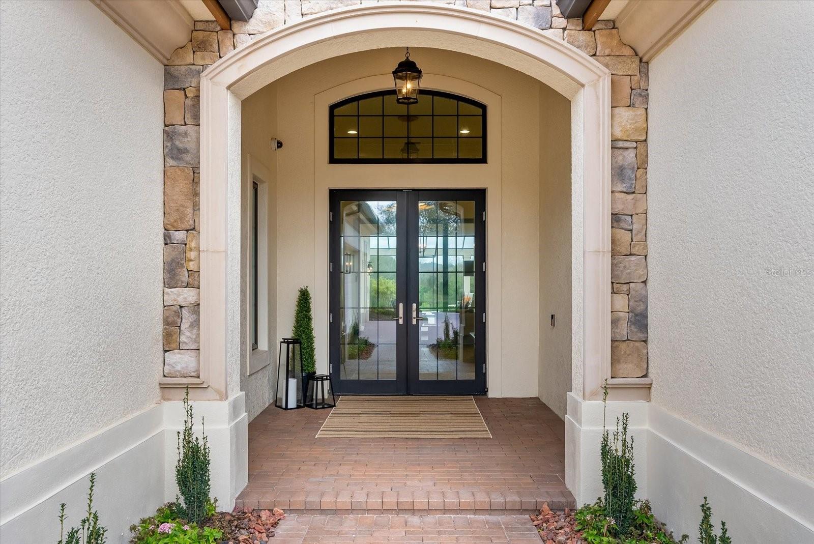 FOUNDERS CLUB - Residential