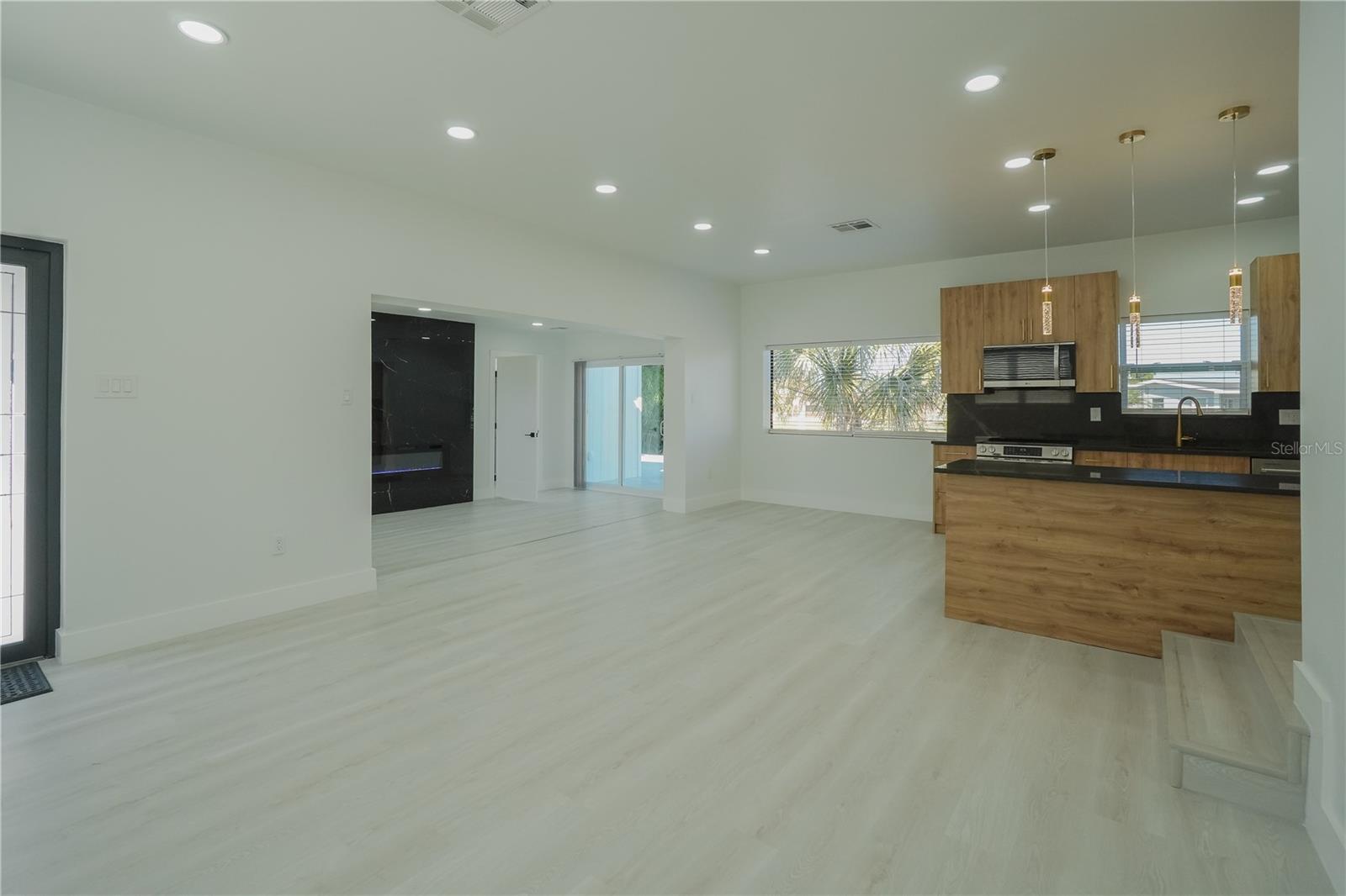 PORT CHARLOTTE SUB 13 - Residential Lease