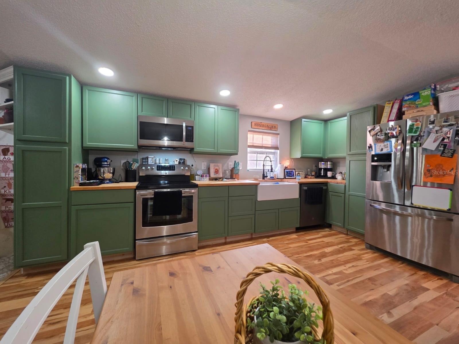 MOBILE HOME MEADOWS - Residential