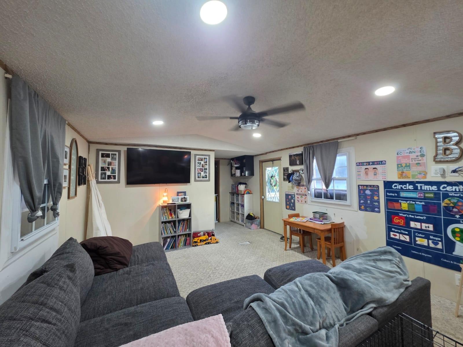 MOBILE HOME MEADOWS - Residential