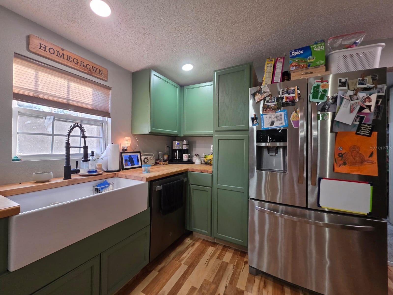 MOBILE HOME MEADOWS - Residential