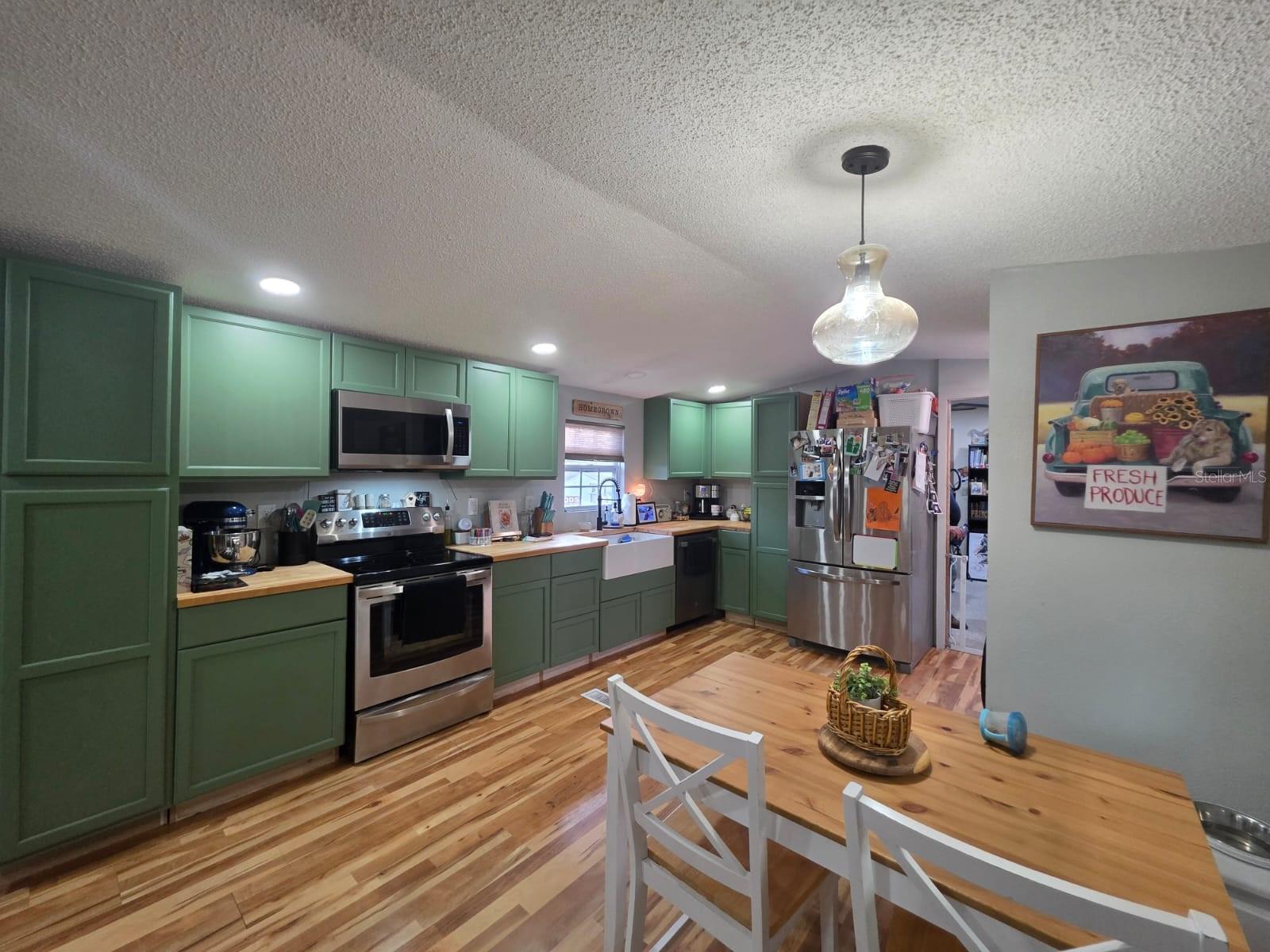 MOBILE HOME MEADOWS - Residential