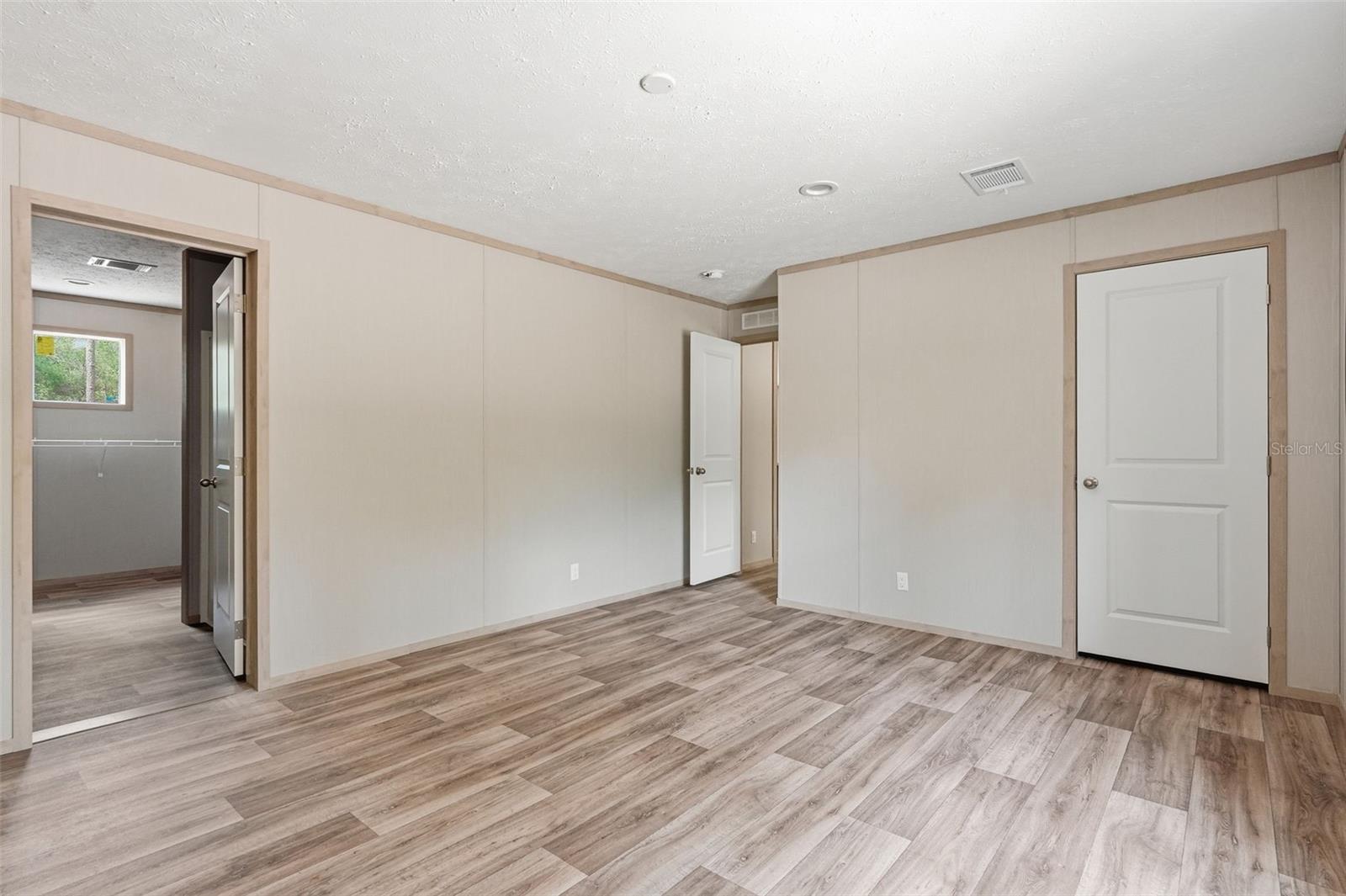 UNIVERSITY ESTATES - Residential